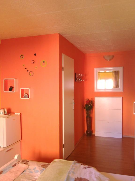 Studio And Rooms Korzo Rijeka Pokoj fotografie